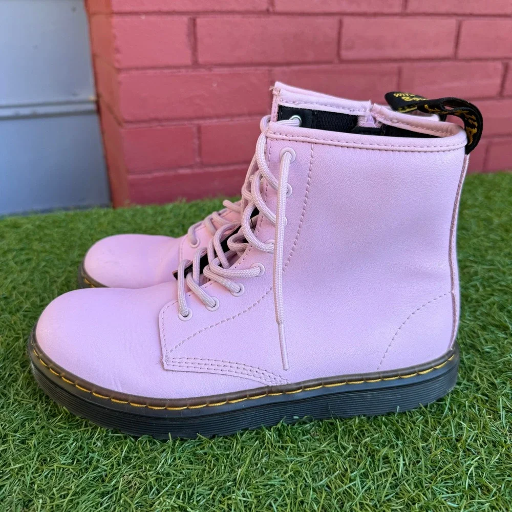 Dr Martens Kids‎ Zavala J Lavender Leather Lace Up Boots Youth Size 4